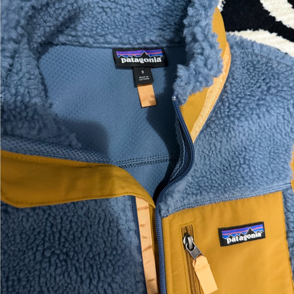Patagonia Blue and Mustard Sherpa Vest - Picture 2 of 3